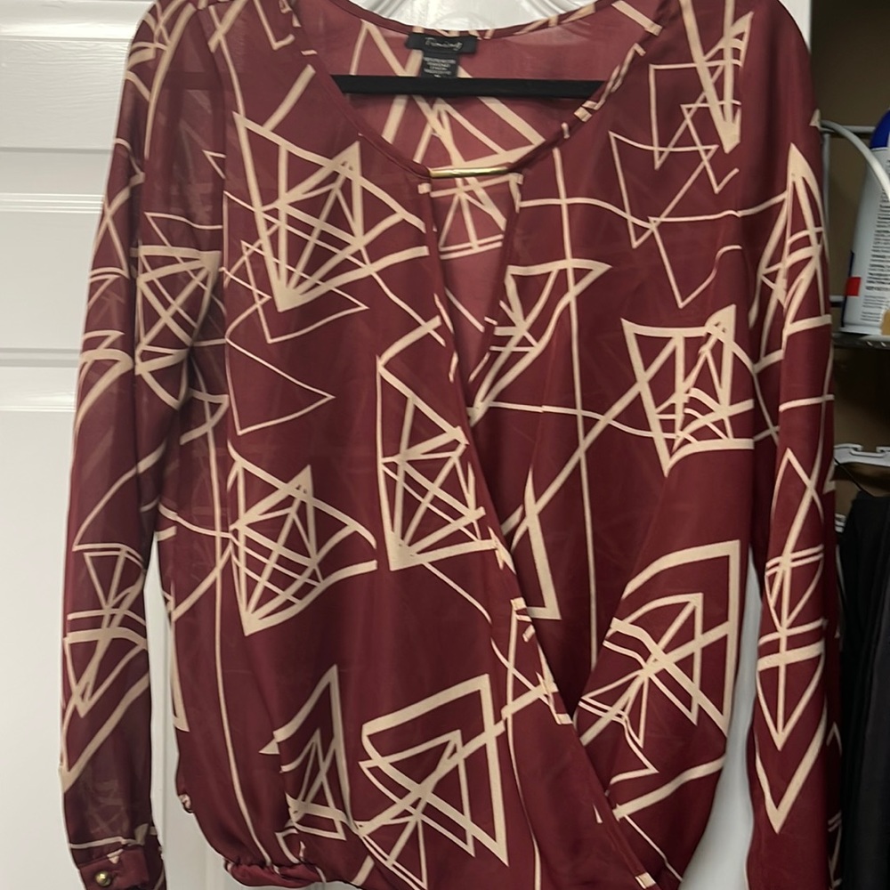 Women’s Blouse. Size medium.
